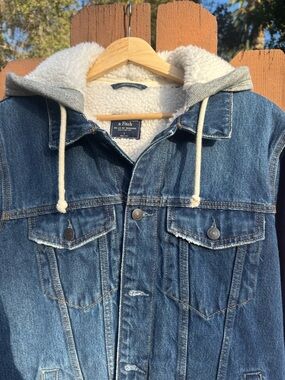 Abercrombie & Fitch White Sherpa-Lined Denim Jacket-original price$120 (large)